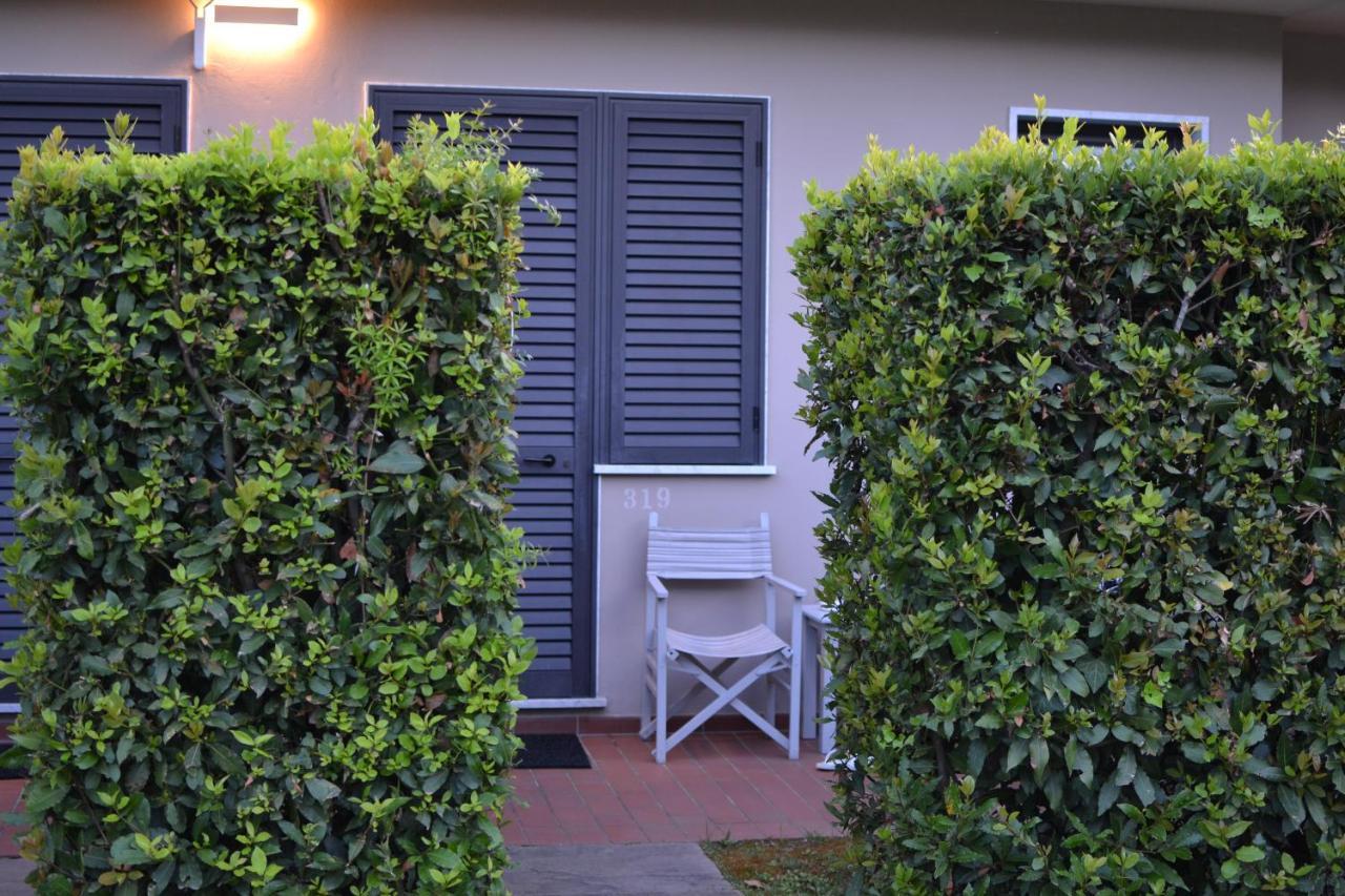 Hotel Villa Elsa Marina di Massa Exterior photo