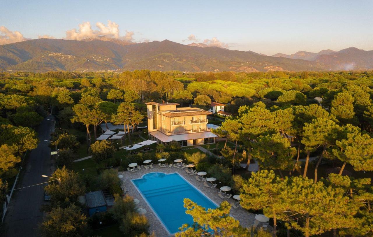 Hotel Villa Elsa Marina di Massa Exterior photo